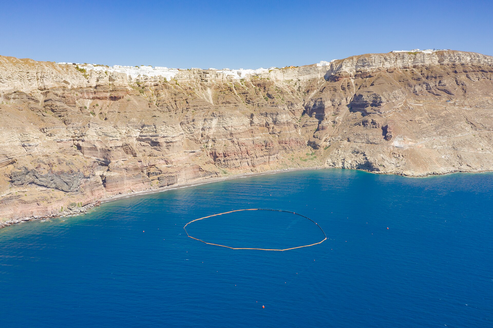 Acantilados de la caldera de Santorini, uno de los lugares propuestos como la Atlántida