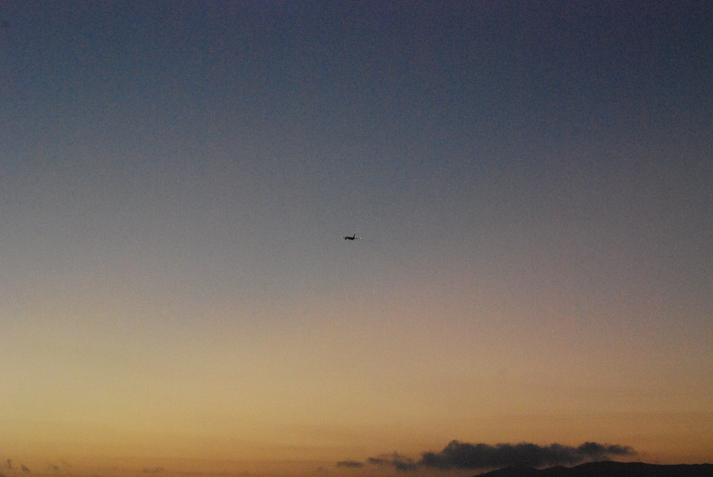 Ala de avión entre nubes