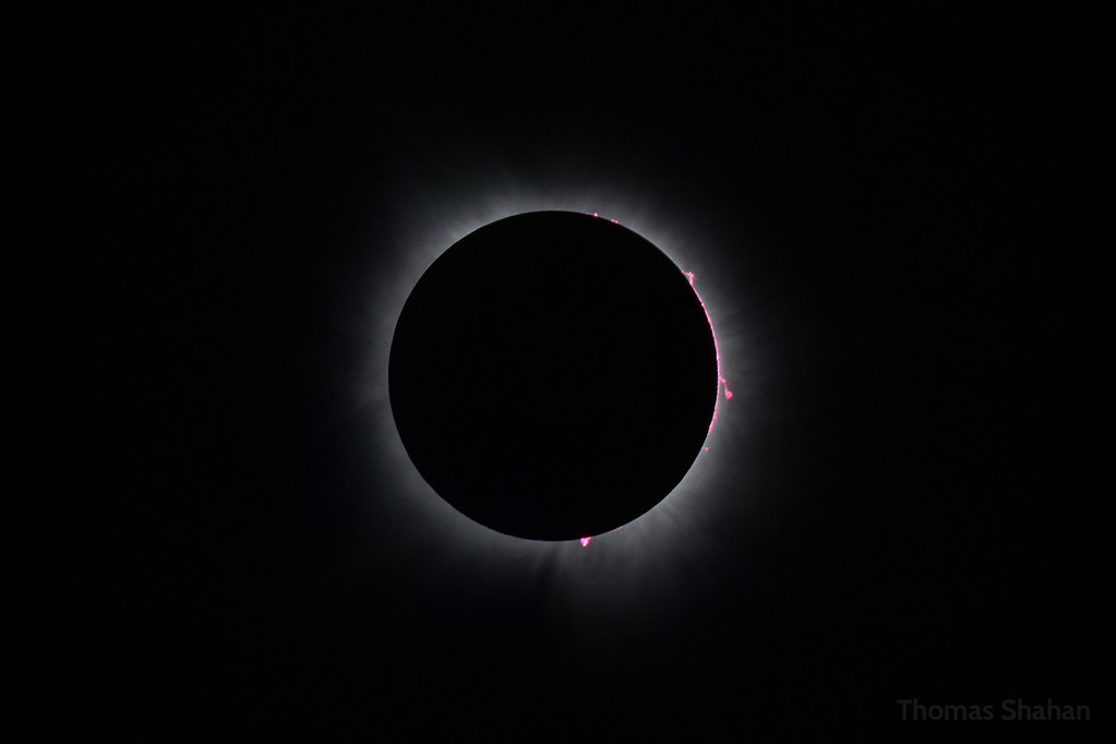 Corona del eclipse solar total de 2024