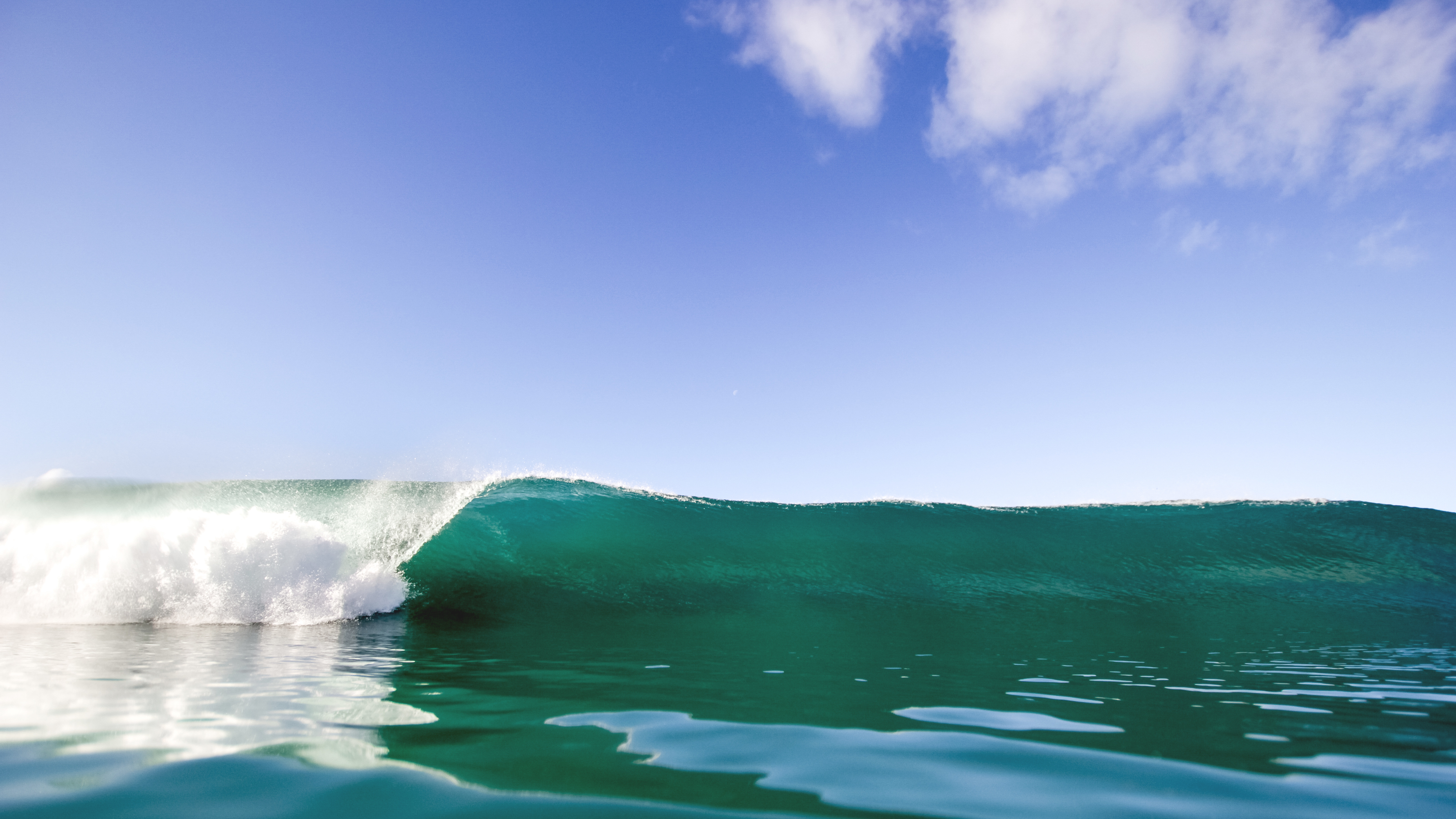 File:Big ocean surf wave (Unsplash)